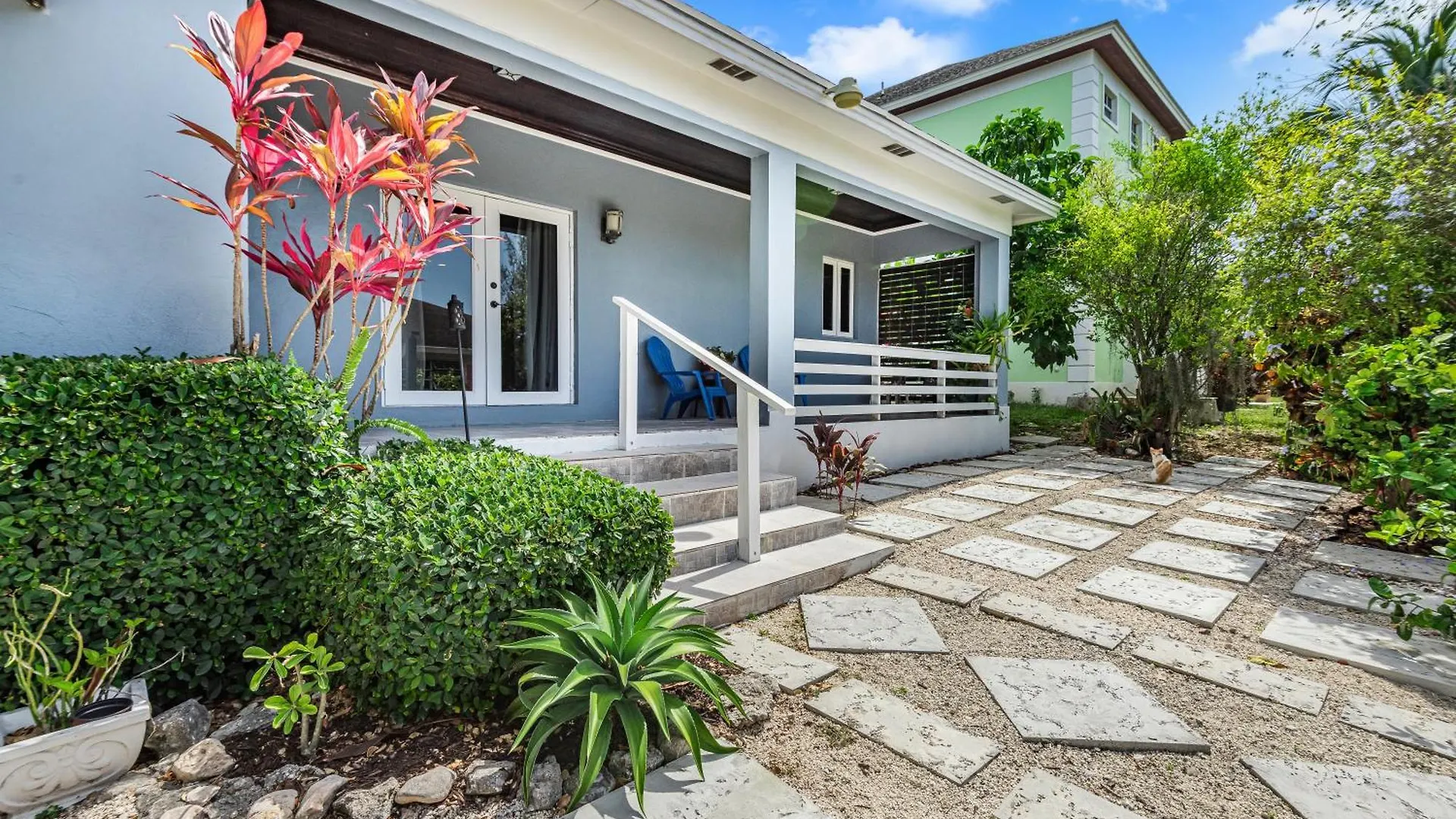 5Min Walk From Love Beach A Spacious Home In 나사우 0*,
